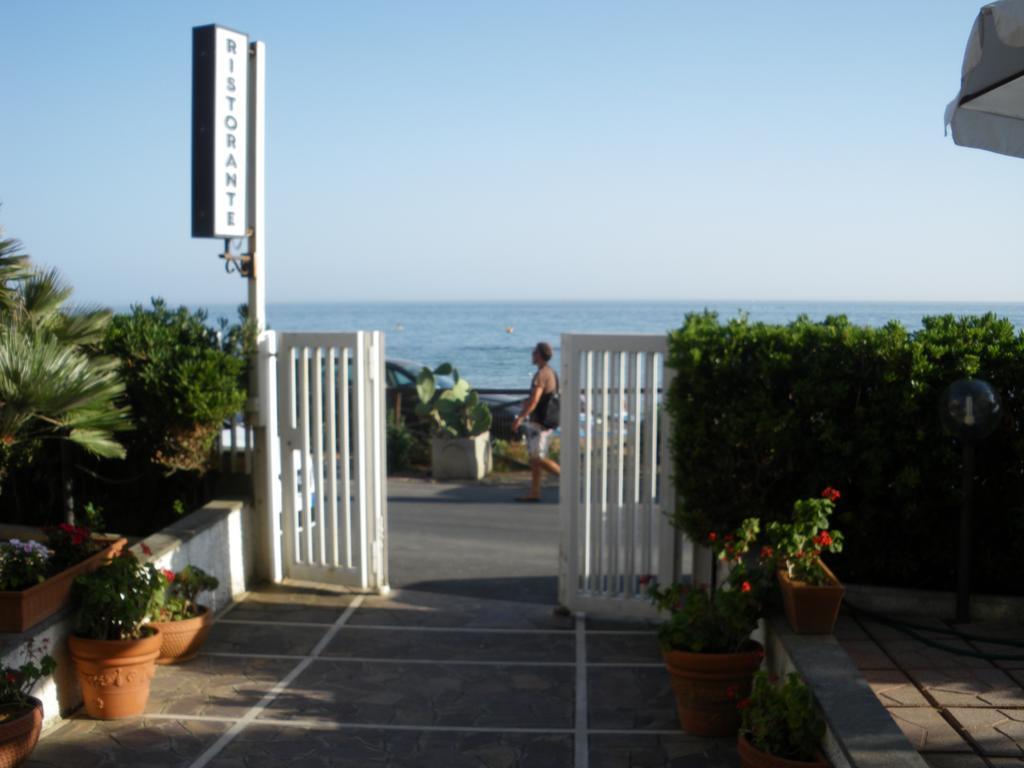 Hotel Neptunus ネットゥーノ エクステリア 写真