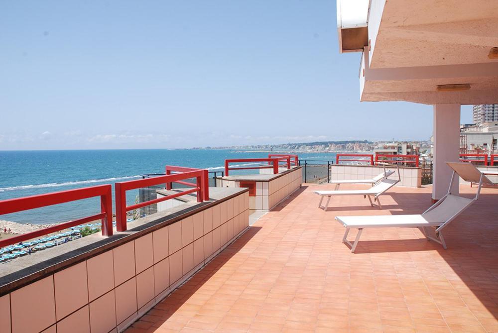 Hotel Neptunus ネットゥーノ エクステリア 写真