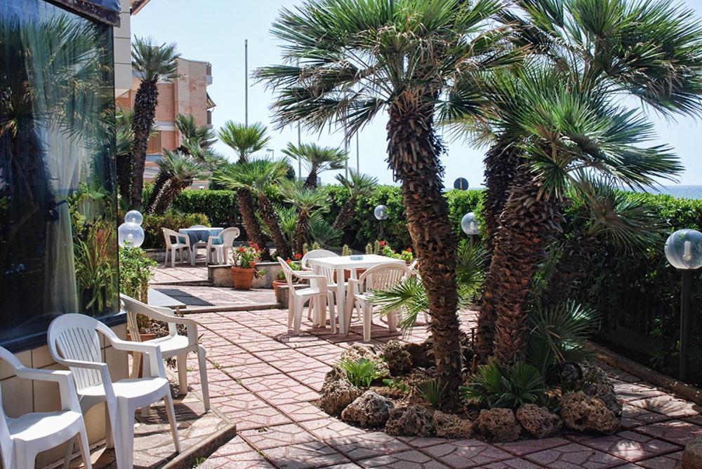 Hotel Neptunus ネットゥーノ エクステリア 写真